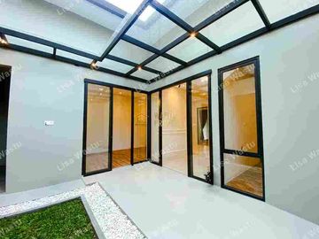 RUMAH BARU SIAP HUNI TANAH LUAS DI SAMBISARI KALASAN