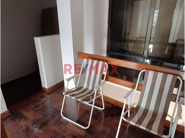 1145696 🌆 Práctica Casa Urbana – Espacio Compacto, Comodidad Total
