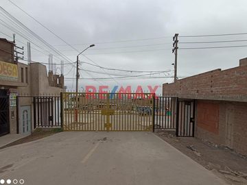 1145787 Casa Con 3 Deparatmentos Y Local Al Lado De Parque