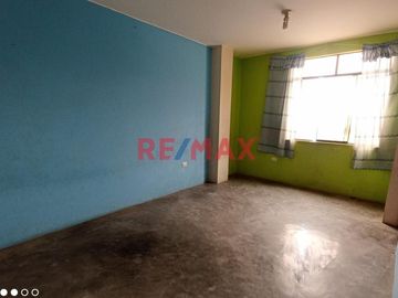 1145787 Casa Con 3 Deparatmentos Y Local Al Lado De Parque
