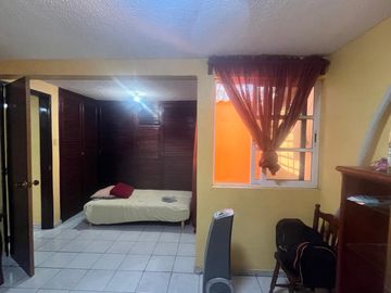 VENDO BONITA CASA BIEN UBICADA EN RIO MEDIO DE UN NIVEL