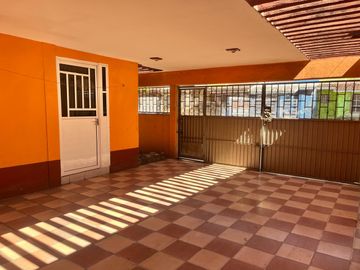 VENDO BONITA CASA BIEN UBICADA EN RIO MEDIO DE UN NIVEL