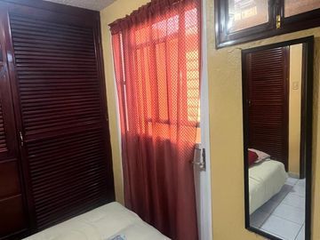 VENDO BONITA CASA BIEN UBICADA EN RIO MEDIO DE UN NIVEL