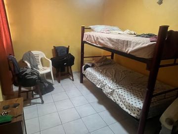 VENDO BONITA CASA BIEN UBICADA EN RIO MEDIO DE UN NIVEL