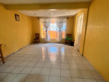VENDO BONITA CASA BIEN UBICADA EN RIO MEDIO DE UN NIVEL