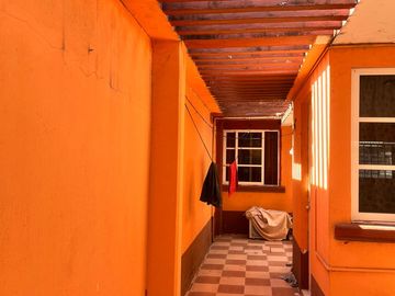 VENDO BONITA CASA BIEN UBICADA EN RIO MEDIO DE UN NIVEL
