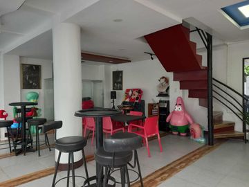 PRE-OWNED HOUSE & LOT FOR SALE IN TAGAYTAY CITY WITH AIRBNB BUSINESS-MC