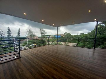 PRE-OWNED HOUSE & LOT FOR SALE IN TAGAYTAY CITY WITH AIRBNB BUSINESS-MC