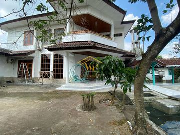 RUMAH MEWAH TANAH LUAS DEKAT SMK NEGERI 1 DEPOK