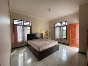 RUMAH MEWAH TANAH LUAS DEKAT SMK NEGERI 1 DEPOK