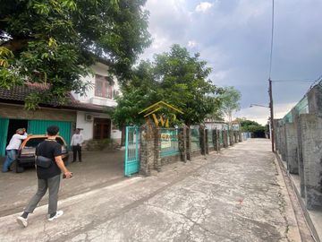 RUMAH MEWAH TANAH LUAS DEKAT SMK NEGERI 1 DEPOK