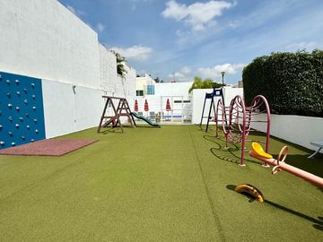 CASA EN RENTA DENTRO DEL COTO VILLAS DE ASIS, AV INGLATERRA