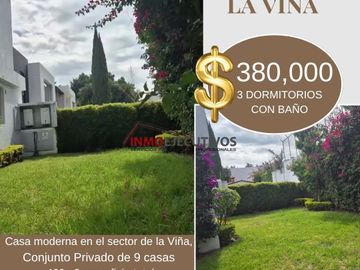 Moderna casa de venta en Cumbayá, sector la Viña.
