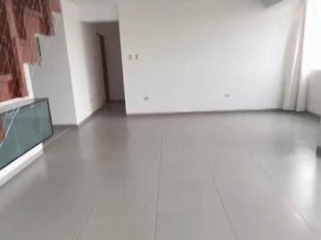 Hermoso departamento en urbanización Santa Victoria