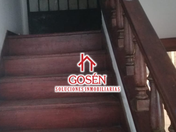 VENDO CASA DE TRES PISOS EN SALAMANCA
