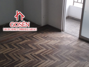 VENDO CASA DE TRES PISOS EN SALAMANCA