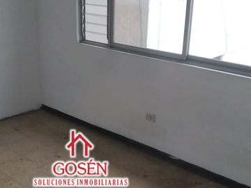 VENDO CASA DE TRES PISOS EN SALAMANCA