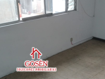 VENDO CASA DE TRES PISOS EN SALAMANCA