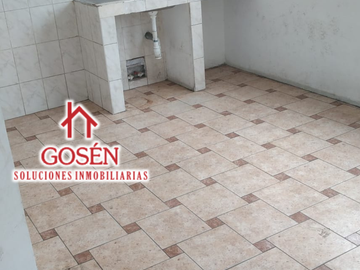 VENDO CASA DE TRES PISOS EN SALAMANCA