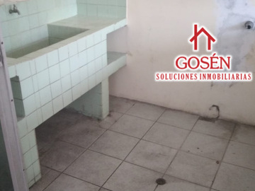 VENDO CASA DE TRES PISOS EN SALAMANCA