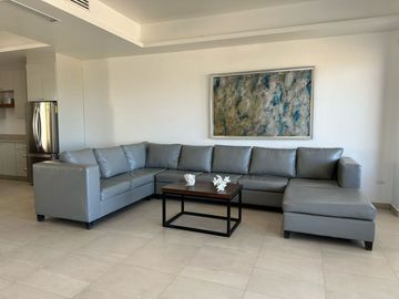 SE VENDE CASA EN CARACOL DE SAN CARLOS, FRENTE A LA MARINA