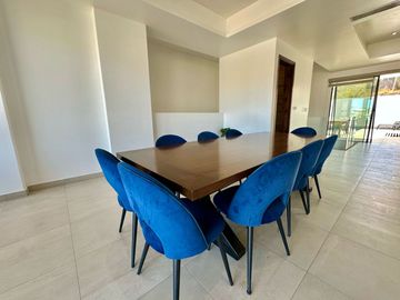 SE VENDE CASA EN CARACOL DE SAN CARLOS, FRENTE A LA MARINA