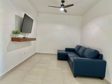SE VENDE CASA EN CARACOL DE SAN CARLOS, FRENTE A LA MARINA