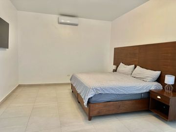 SE VENDE CASA EN CARACOL DE SAN CARLOS, FRENTE A LA MARINA