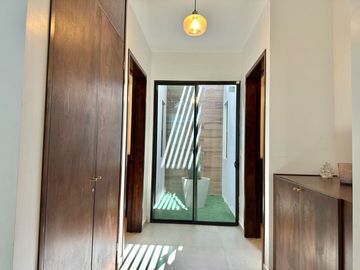 SE VENDE CASA EN CARACOL DE SAN CARLOS, FRENTE A LA MARINA