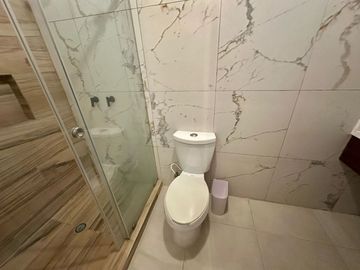 SE VENDE CASA EN CARACOL DE SAN CARLOS, FRENTE A LA MARINA