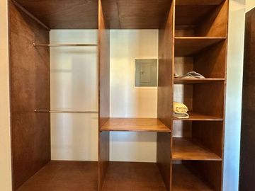 SE VENDE CASA EN CARACOL DE SAN CARLOS, FRENTE A LA MARINA