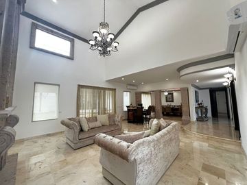 HERMOSA CASA SIERRA ALTA
