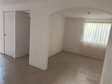 Bonita Casa en venta a 7 min Paseo Tollocan, $1,500,000 Acepto INFONAVIT, BANCO - 3 RECAMARAS