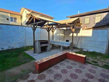 Maravilloso casa en primera linea y con recepción municipal