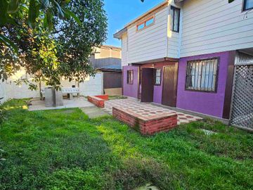 Maravilloso casa en primera linea y con recepción municipal