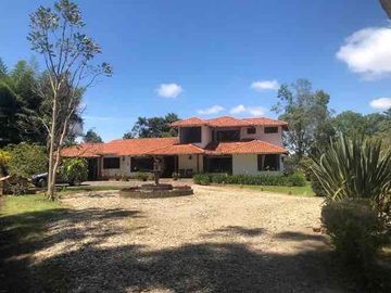 DOS CASAS UN SOLO PREDIO CAMPESTRE