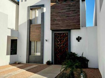 Casa equipada en venta en Bonaterra Hermosillo, modelo Gea con 3 recámaras, cocina con isla, patio y acceso a alberca, juegos y área social con asador