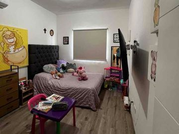 Casa equipada en venta en Bonaterra Hermosillo, modelo Gea con 3 recámaras, cocina con isla, patio y acceso a alberca, juegos y área social con asador