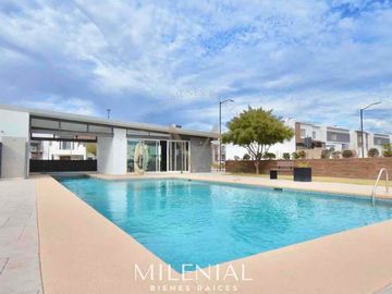 Casa equipada en venta en Bonaterra Hermosillo, modelo Gea con 3 recámaras, cocina con isla, patio y acceso a alberca, juegos y área social con asador