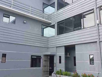 TAGAYTAY 3-STOREY HOTEL FOR SALE