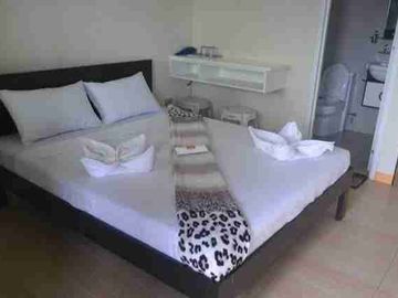 TAGAYTAY 3-STOREY HOTEL FOR SALE