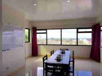 TAGAYTAY 3-STOREY HOTEL FOR SALE