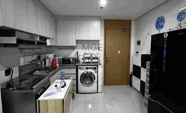 Live the High Life: 1BR Condo with Balcony at Signa Designer Residences Tower 2