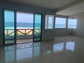 RESIDENCIA EN VENTA A LA ORILLA DEL MAR | PLAYA PIE DE LA CUESTA, ACAPULCO