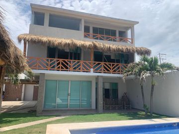 RESIDENCIA EN VENTA A LA ORILLA DEL MAR | PLAYA PIE DE LA CUESTA, ACAPULCO