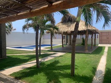 RESIDENCIA EN VENTA A LA ORILLA DEL MAR | PLAYA PIE DE LA CUESTA, ACAPULCO