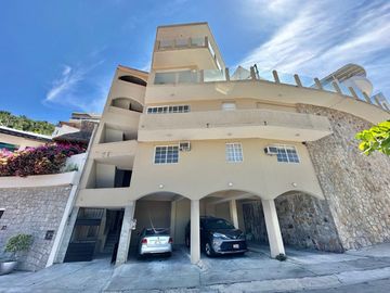 RESIDENCIA EN VENTA CON VISTA A LA BAHÍA DE ACAPULCO | JOYAS DE BRISAMAR