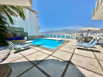RESIDENCIA EN VENTA CON VISTA A LA BAHÍA DE ACAPULCO | JOYAS DE BRISAMAR