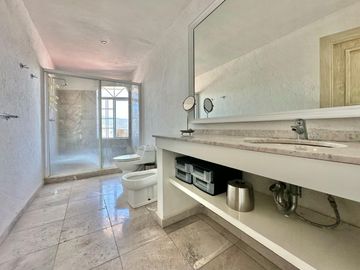RESIDENCIA EN VENTA CON VISTA A LA BAHÍA DE ACAPULCO | JOYAS DE BRISAMAR