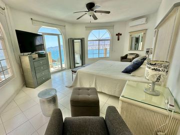 RESIDENCIA EN VENTA CON VISTA A LA BAHÍA DE ACAPULCO | JOYAS DE BRISAMAR
